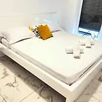 Deluxe Апартаменты *